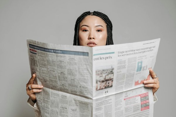 Comment la Précarité Influence la Santé des Aînés : Un Regard Profond